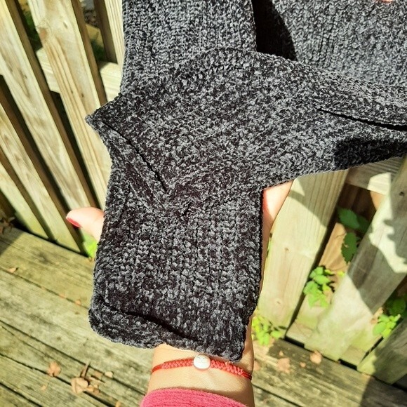 Apt 9 Floral Sweater Black Chenille Ruffles Sleeves Flowers Embroidered Size L - Picture 5 of 13